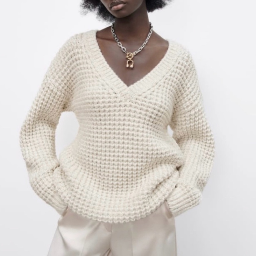 Zara Chunky Oversized Knit V-Neck Warm Cozy Soft Cream Sweater Size Large - Picture 2 of 12